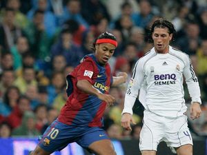 Ronaldinho Ledek Sergio Ramos, Balasannya Menohok Banget!