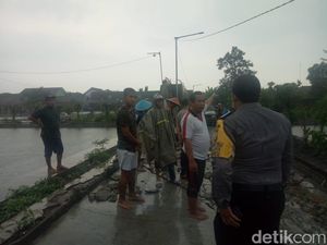 Tembok Balai Benih Ikan Pemkot Blitar Roboh Timpa Bocah hingga Tewas Tembok Balai Benih Ikan Pemkot Blitar Roboh Timpa Bocah hingga Tewas