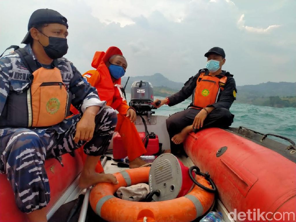 Nelayan Hilang Saat Melaut di Tulungagung, Keluarga Hanya Temukan Perahunya