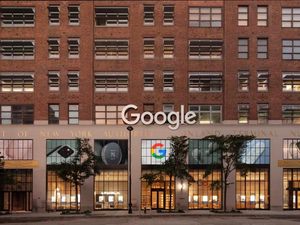 Melihat Isi Toko Pertama Google yang Mirip Apple Store Melihat Isi Toko Pertama Google yang Mirip Apple Store