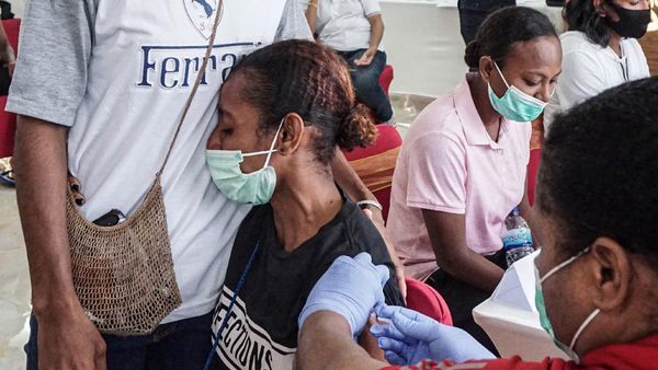 Ratusan Atlet Jalani Vaksinasi PON XX Papua