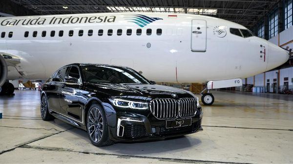 Asyik, Penumpang Garuda Kini Bisa Diantar Jemput Mobil Mewah