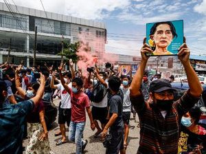 Militer Myanmar Bebaskan Ribuan Tahanan Anti Kudeta Militer Myanmar Bebaskan Ribuan Tahanan Anti Kudeta