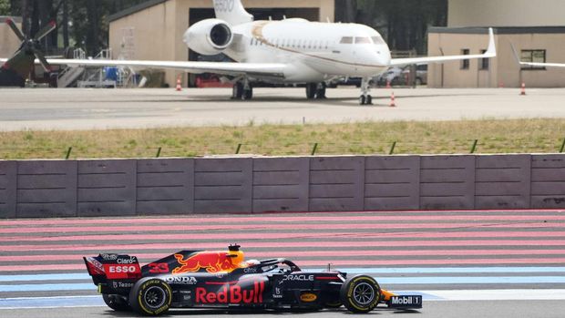 Red Bull driver Max Verstappen of the Netherlands steers his car during the French Formula One Grand Prix at the Paul Ricard racetrack in Le Castellet, southern France, Sunday, June 20, 2021. (AP Photo/Francois Mori)