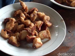 Kenyal Gurih! Sensasi Enak Makan Krenyos yang Populer di Bantul Kenyal Gurih! Sensasi Enak Makan Krenyos yang Populer di Bantul