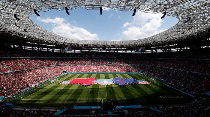 Puskas Arena dipenuhi penonton kala pertandingan Hungaria melawan Prancis di Euro 2020. Sorak sorai penonton mewarnai pertandingan matchday kedua Grup F itu.