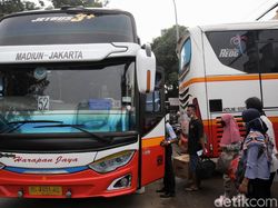 Diam! Penumpang Dilarang Bicara, Teleponan, dan Makan Dalam Bus