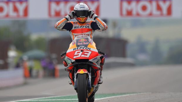 Motorcycling - MotoGP - German Grand Prix - Sachsenring, Hohenstein-Ernstthal, Germany - June 20, 2021 Repsol Honda's Marc Marquez celebrates after winning the race REUTERS/Matthias Rietschel