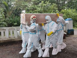 Ini Bulan Tersibuk Bagi Tim Pemakaman COVID-19 di Pekalongan