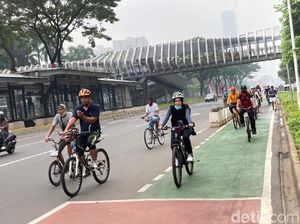 Pemprov DKI Kembali Buka Jalur Sepeda Pop Up di Jalan Sudirman-Thamrin Pemprov DKI Kembali Buka Jalur Sepeda Pop Up di Jalan Sudirman-Thamrin