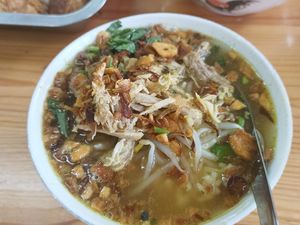 3 Resep Soto Ayam Kuah Kaldu Bening yang Gurih Menyegarkan 3 Resep Soto Ayam Kuah Kaldu Bening yang Gurih Menyegarkan