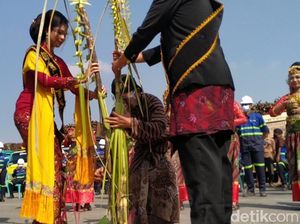 Foto Tradisi Manten Tebu di Blitar Foto Tradisi Manten Tebu di Blitar