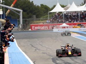 Hasil F1 GP Prancis: Verstappen Juara Usai Kalahkan Hamilton Hasil F1 GP Prancis: Verstappen Juara Usai Kalahkan Hamilton