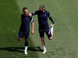 Griezmann Membela Benzema
