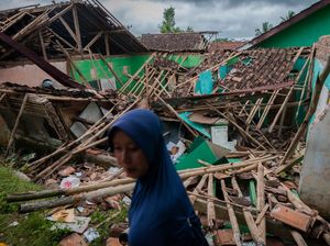 Gegara Hujan Angin, Atap Sekolah di Lebak Roboh
