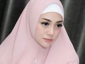 Celine Evangelista Ungkap Alasan Tampil Berhijab Tapi Masih Tutupi soal Agama Celine Evangelista Ungkap Alasan Tampil Berhijab Tapi Masih Tutupi soal Agama