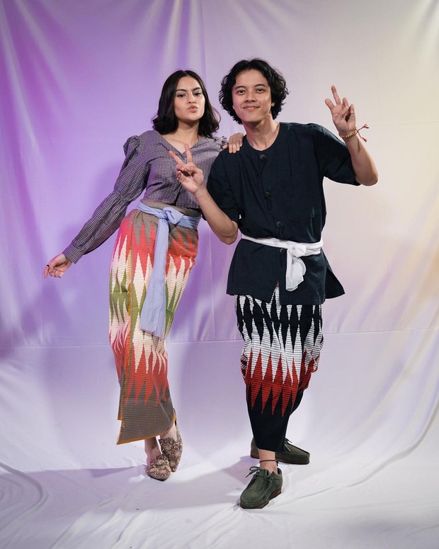 Gaya Andira & Bisma Saat Memakai Kain / sumber : instagram.com/swaragembira