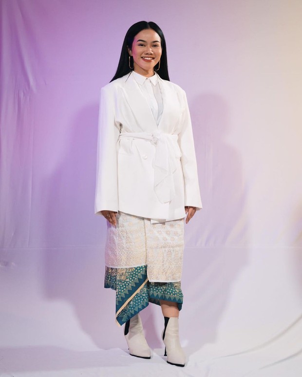 Gaya Yura Yunita Saat Memakai Kain / sumber : instagram.com/swaragembira
