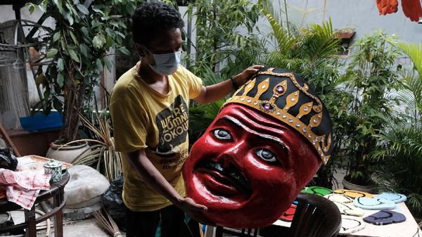 Geliat Perajin Ondel-ondel Jelang HUT Jakarta