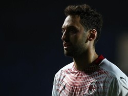 Hakan Calhanoglu Merapat ke Inter Milan