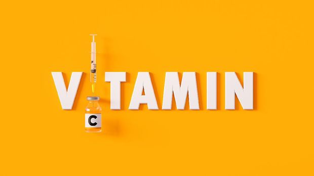 ilustrasi suntik vitamin c ilustrasi suntik vitamin c