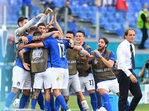 Italia Besutan Mancini Mirip Napoli-nya Sarri Italia Besutan Mancini Mirip Napoli-nya Sarri