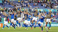  Dengan hasil ini, Italia mengukuhkan status sebagai juara Grup A dan menyapu bersih tiga pertandingan dengan kemenangan. AP Photo/Alessandra Tarantino, Pool via AP.