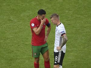Kroos Ungkap Obrolannya dengan Ronaldo di Laga Portugal Vs Jerman Kroos Ungkap Obrolannya dengan Ronaldo di Laga Portugal Vs Jerman