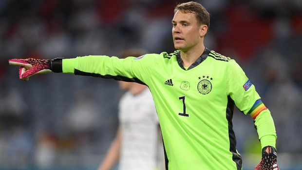 manuel neuer timnas jerman euro 2020 euro 2021 piala eropa 2020 piala eropa 2021 MUNICH, GERMANY - JUNE 15: Manuel Neuer of Germany reacts during the UEFA Euro 2020 Championship Group F match between France and Germany at Football Arena Munich on June 15, 2021 in Munich, Germany. (Photo by Matthias Hangst/Getty Images)