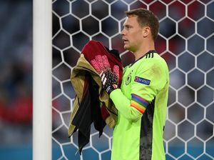 UEFA Hentikan Investigasi Ban Kapten LGBT Manuel Neuer UEFA Hentikan Investigasi Ban Kapten LGBT Manuel Neuer