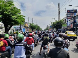 Warga Madura Demo Balai Kota Surabaya Sempat Bikin Macet Lalu Lintas