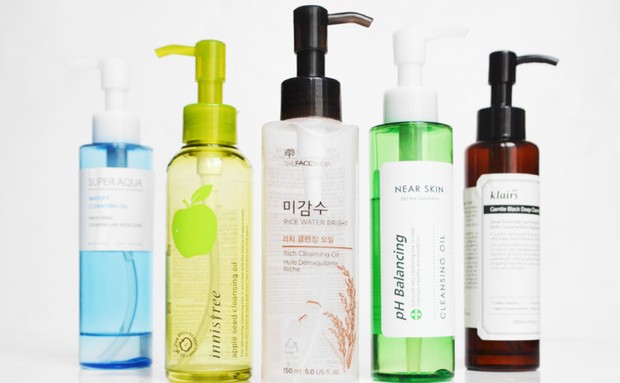 Memilih oil cleanser yang ringan dan mudah dibersihkan/foto: okkabeauty.com Memilih oil cleanser yang ringan dan mudah dibersihkan