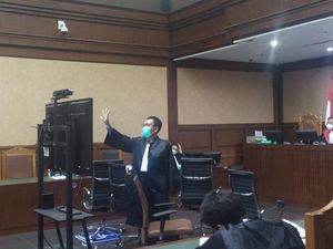 Jaksa Tanya soal Kode 3 Jari Juliari ke Anak Buahnya, Ini Kata Hotma Sitompul