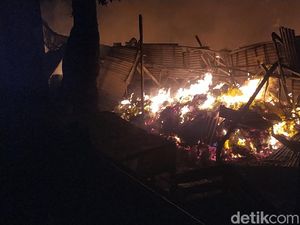 Pasar Leles Garut Dilalap Si Jago Merah Pasar Leles Garut Dilalap Si Jago Merah