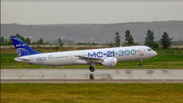 Boeing dan Airbus Killer Ini Disapa Irkut MC-21