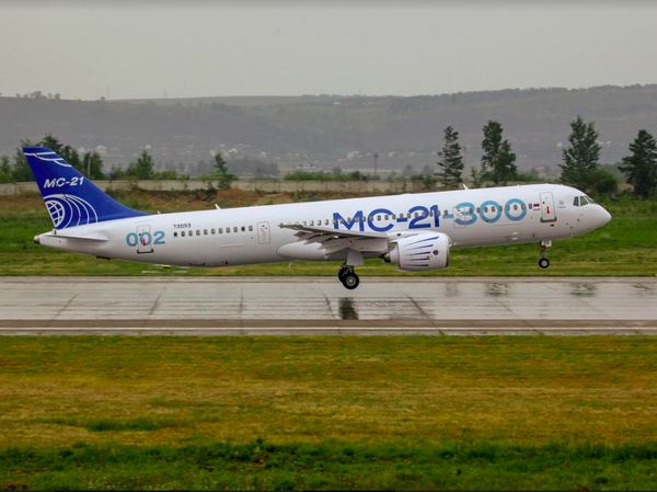 Boeing dan Airbus Killer Ini Disapa Irkut MC-21