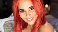 Potret Rebecca Jane yang 20 Foto Tanpa Busananya Diminta Michael Owen