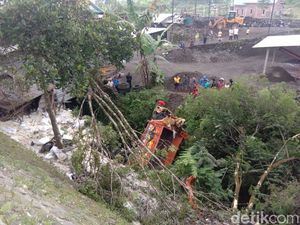 Truk Oleng Tabrak 3 Kendaraan di Wonosobo, 3 Orang Tewas dan 7 Luka