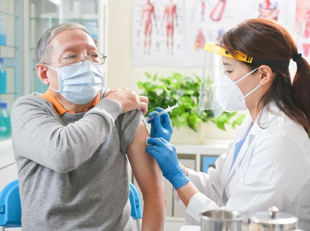 Tips Tingkatkan Kesehatan Lansia di Masa Pandemi