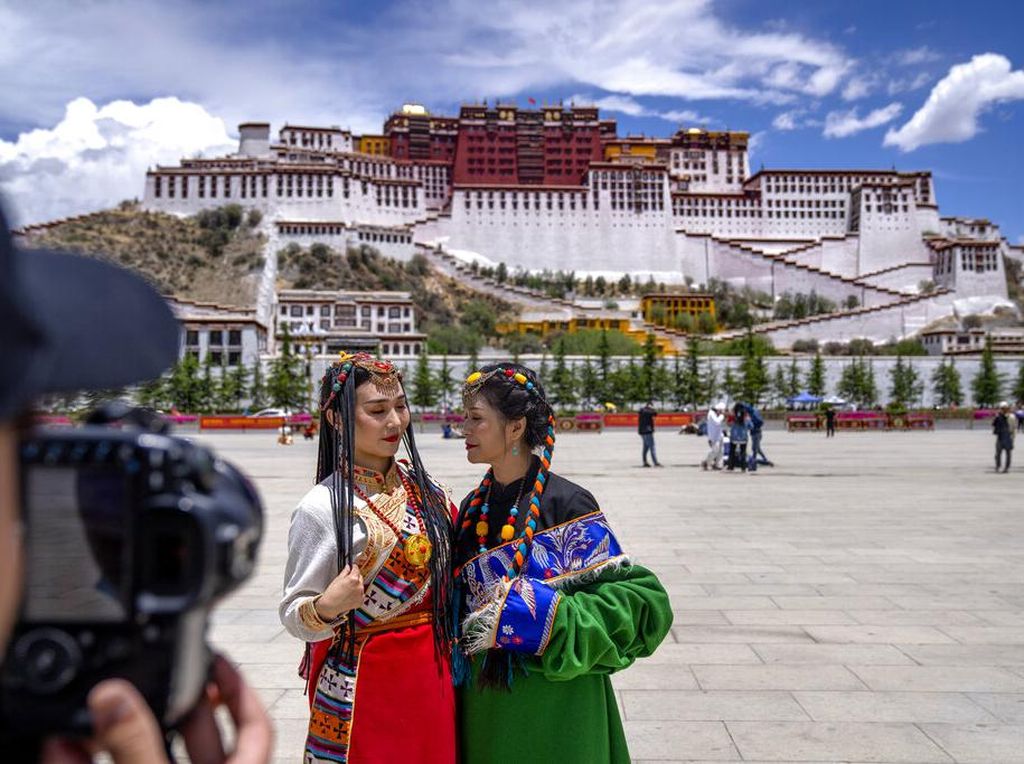 Daftar Negara yang Berikan Pembatasan untuk Turis China Daftar Negara yang Berikan Pembatasan untuk Turis China
