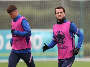 Kontak dengan Gilmour, Mount dan Chilwell Jalani Isolasi Kontak dengan Gilmour, Mount dan Chilwell Jalani Isolasi