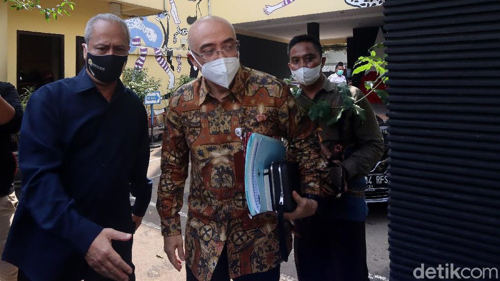 Bahas TWK KPK, Kepala BKN Tiba di Komnas HAM Lewat Pintu Belakang Bahas TWK KPK, Kepala BKN Tiba di Komnas HAM Lewat Pintu Belakang