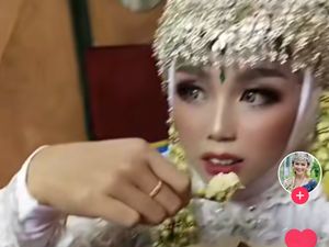 Dandan Cantik, Pengantin Ini Malah Makan dengan Gaya Duduk ala Warteg Dandan Cantik, Pengantin Ini Malah Makan dengan Gaya Duduk ala Warteg