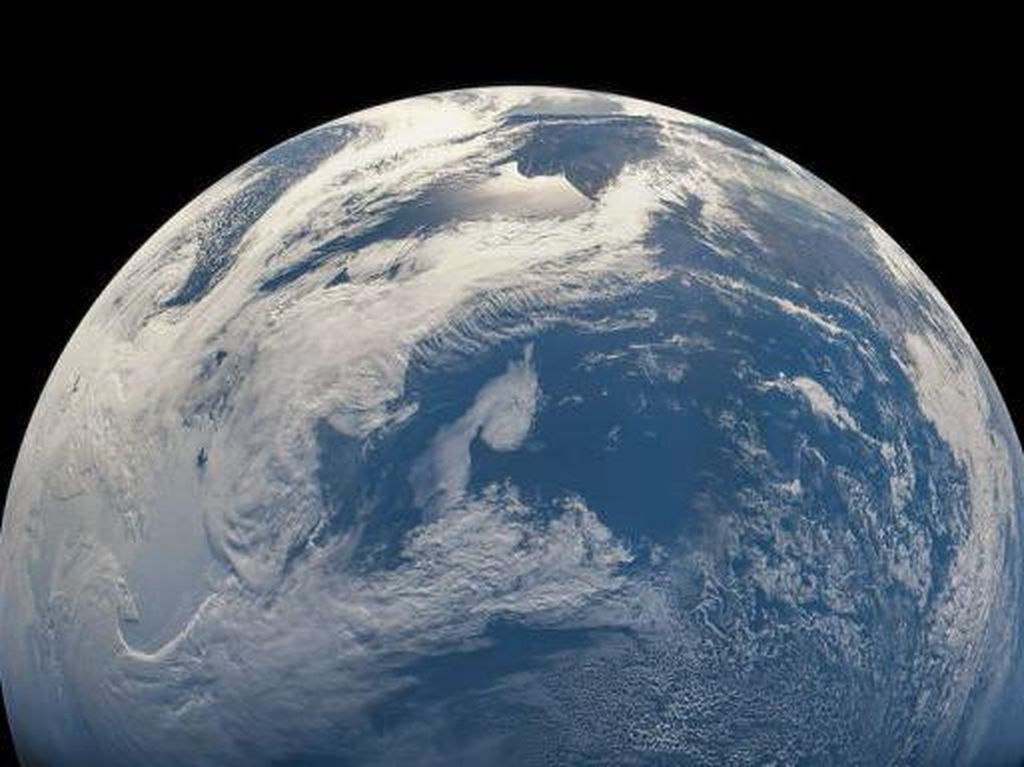 Foto Menakjubkan Planet Bumi Jepretan Pesawat Juno Foto Menakjubkan Planet Bumi Jepretan Pesawat Juno