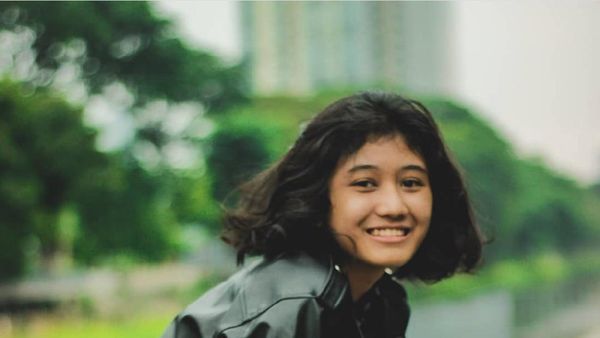 10 Foto Amel yang Viral Disebut Netizen Reinkarnasi Nike Ardilla