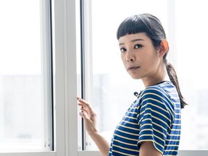 Gara-gara Pandemi Corona, Aktris Hong Kong Ini Banting Stir Jadi Satpam