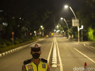 Kosong Melompong, Begini Potret Jakarta yang Tertidur Lebih Awal