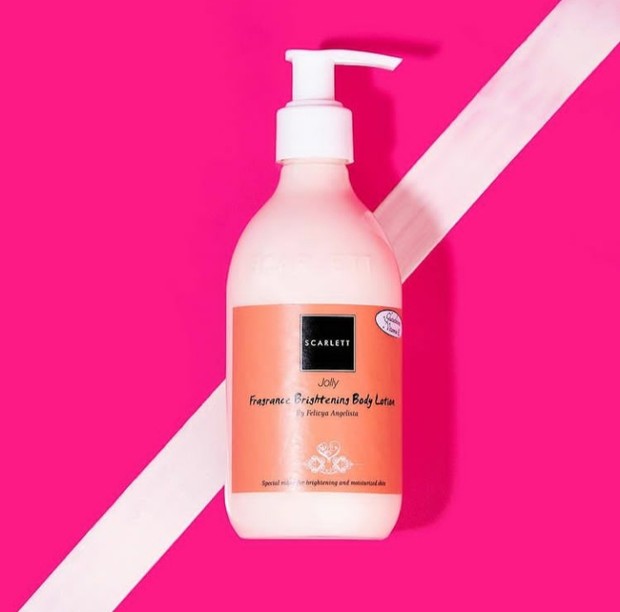 Mampu memberi efek tone up pada kulit/instagram.com/scarlett_whitening Scarlett, body lotion, Scarlett Whitening Body Lotion Jolly