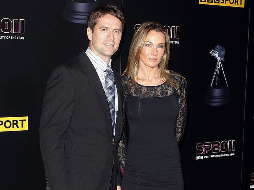 Michael Owen Minta Foto Bugil Rebecca Jane, Begini Kondisi Rumah Tangganya Michael Owen Minta Foto Bugil Rebecca Jane, Begini Kondisi Rumah Tangganya