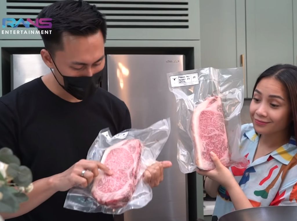 Iseng Masak Tongseng, Nagita Slavina Habiskan Rp 12 Juta Iseng Masak Tongseng, Nagita Slavina Habiskan Rp 12 Juta